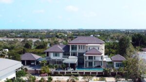 มีโอกาสมาชมบ้านเกือบ 3,000 ตร.ม.