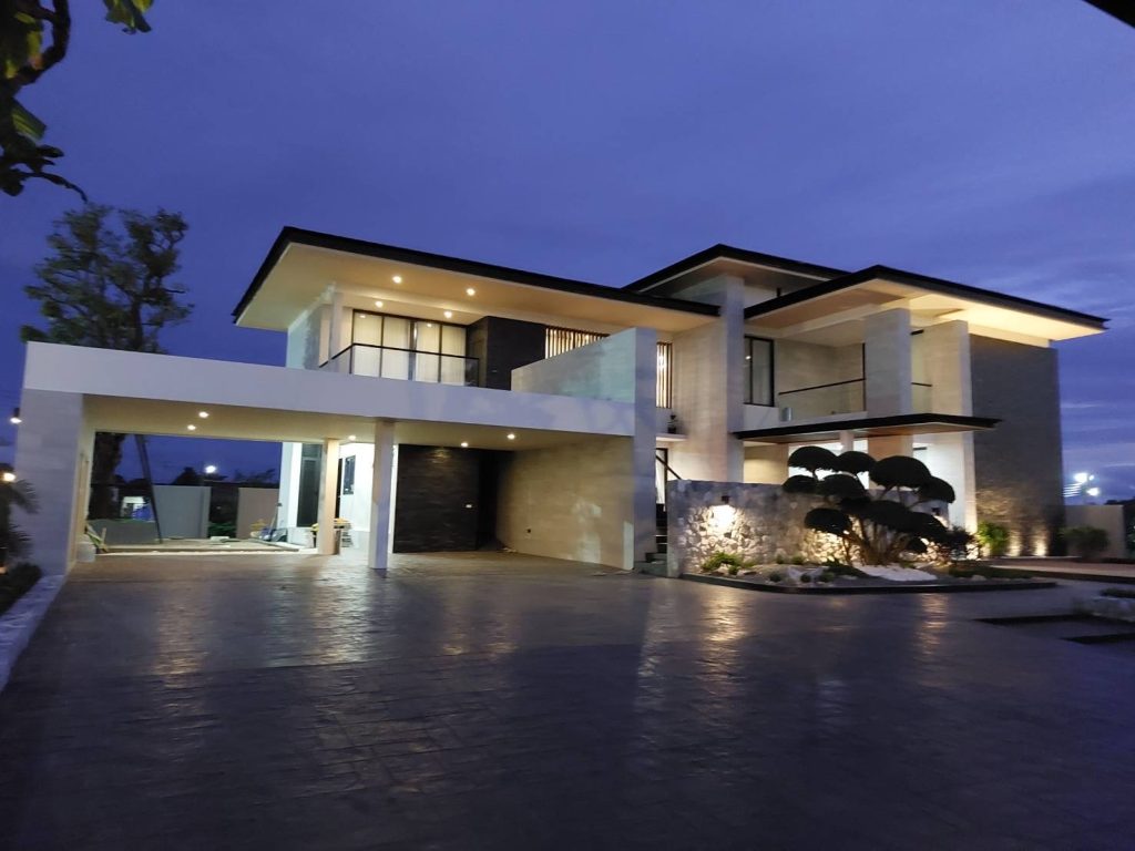 บ้านพักอาศัย คุณธิดา ปราบไพรินทร์