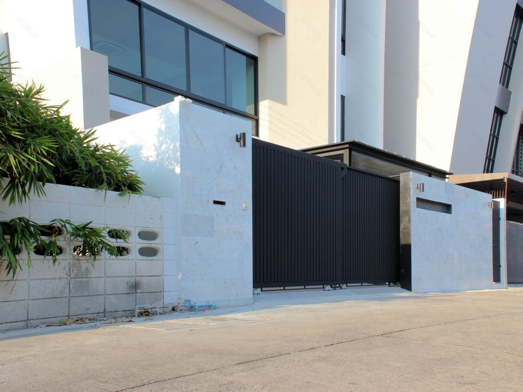 อาคารพาณิชย์ คุณอิทธิชัย