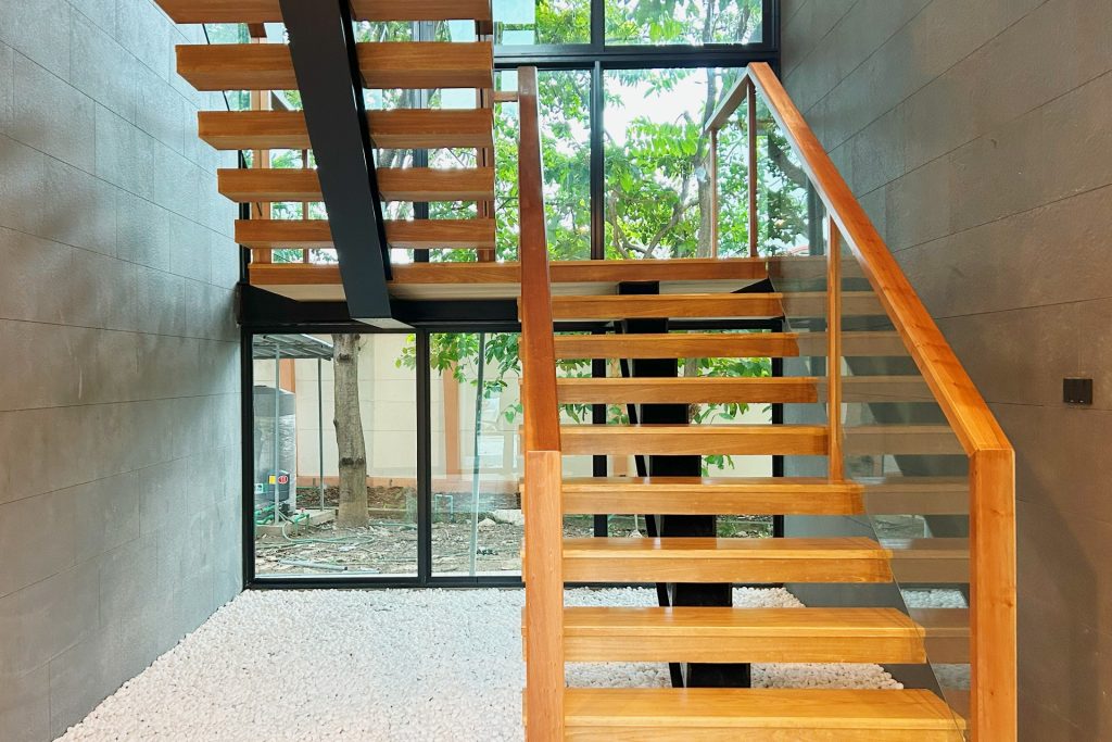 บ้านพักอาศัยโมเดิร์น ไม้เผาไฟ YAKISUGI