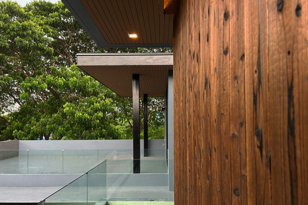 บ้านพักอาศัยโมเดิร์น ไม้เผาไฟ YAKISUGI