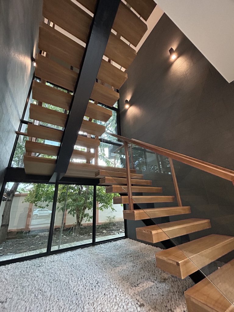 บ้านพักอาศัยโมเดิร์น ไม้เผาไฟ YAKISUGI