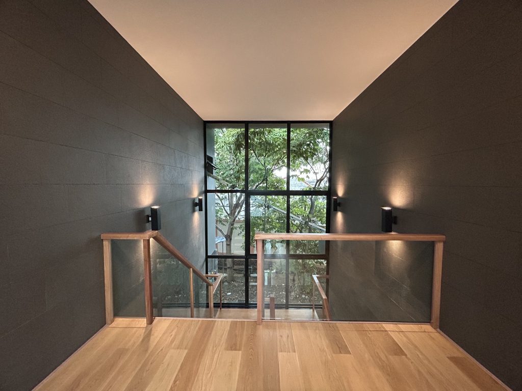 บ้านพักอาศัยโมเดิร์น ไม้เผาไฟ YAKISUGI