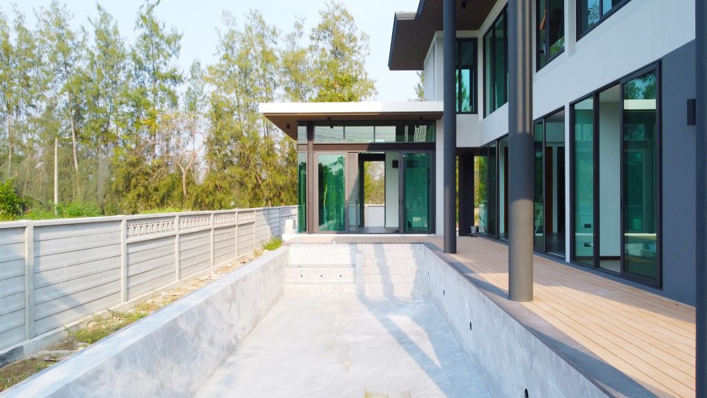 RESIDENCE AT WINSOR PARK AND GOLF