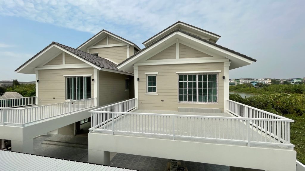 บ้านพักอาศัย 3 หลัง Tropical Style