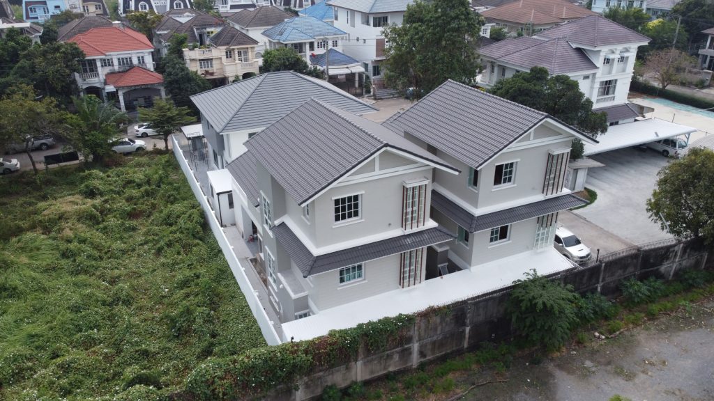 บ้านพักอาศัย 3 หลัง Tropical Style